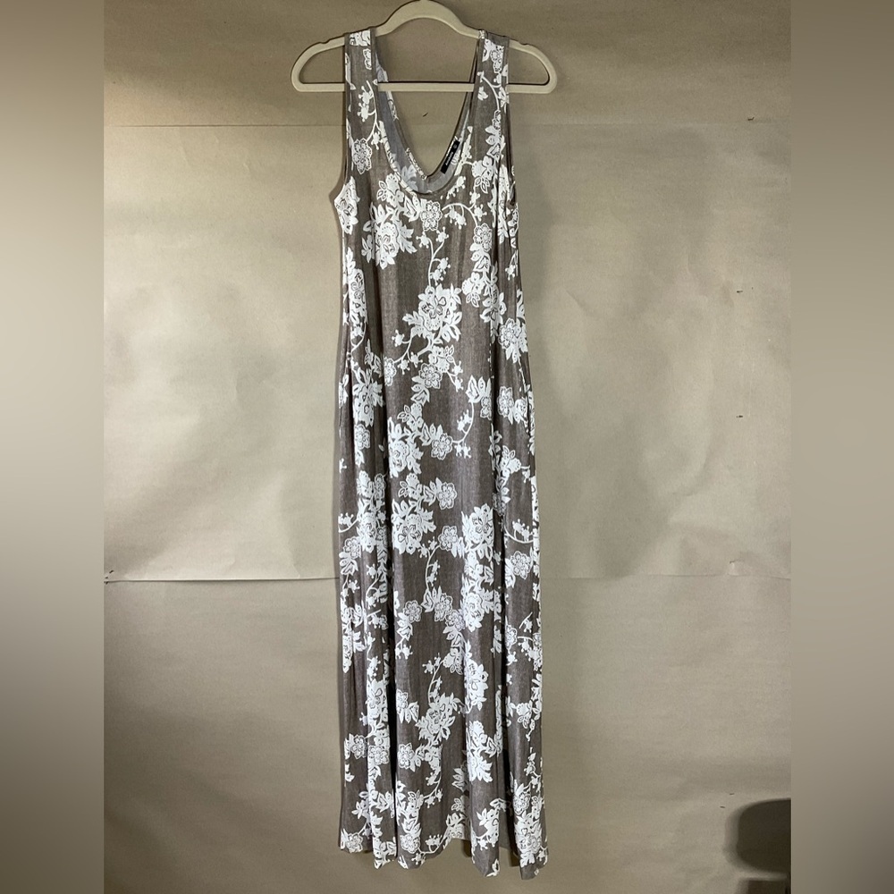 Annabelle Floral Maxi Dress. Maxi. Size L.